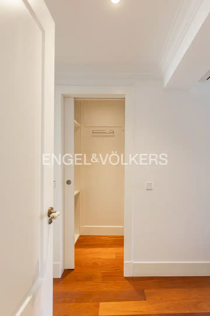 Flat for rent in Madrid  with Air Conditioner, Heating and Balcony