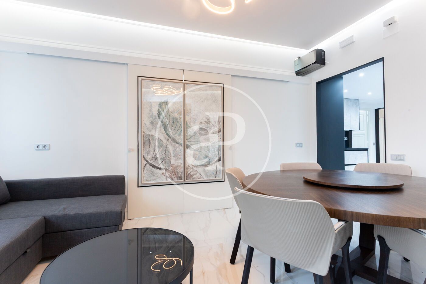 Comedor de Piso de alquiler en  Barcelona Capital con Aire acondicionado, Calefacción y Amueblado