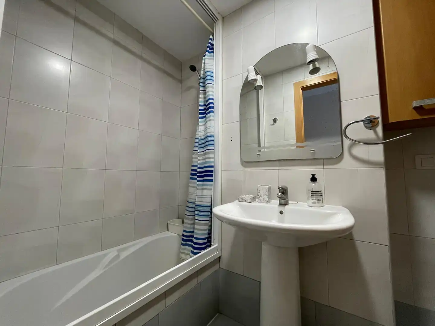 Bany de Apartament en venda en Moncofa amb Aire condicionat, Terrassa i Moblat