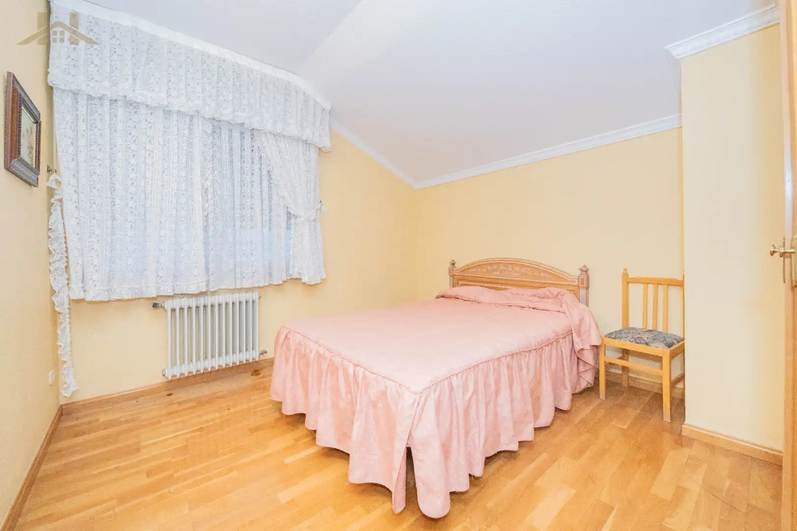 Dormitori de Casa adosada en venda en Villaviciosa de Odón amb Calefacció, Jardí privat i Terrassa