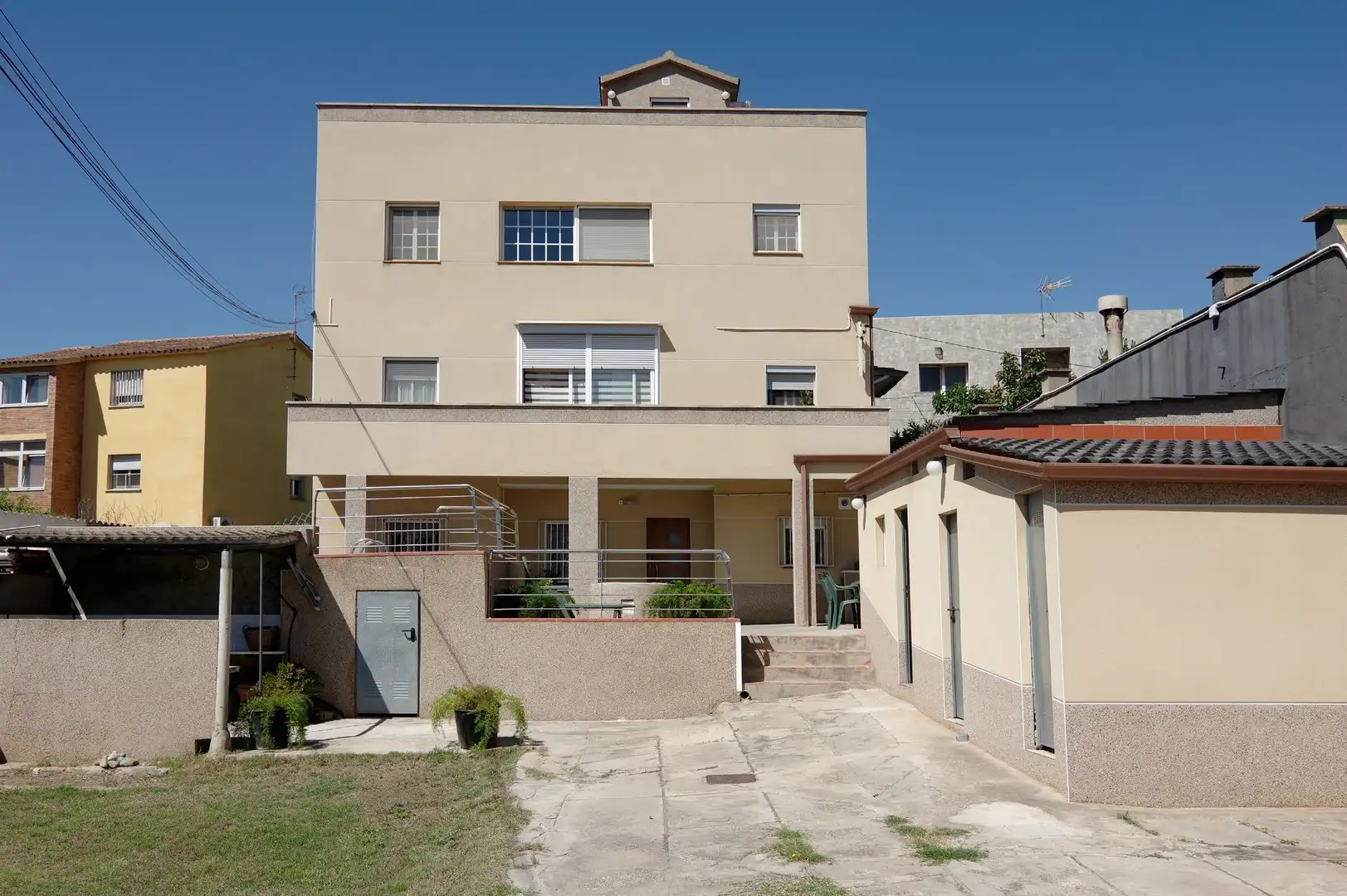 Vista exterior de Casa o xalet en venda en Sant Vicenç Dels Horts amb Aire condicionat, Calefacció i Jardí privat