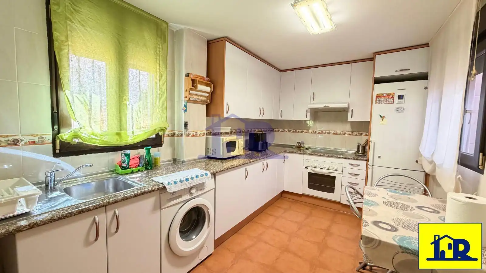 Cocina de Dúplex en venta en Cuenca con Calefacción, Trastero y Amueblado