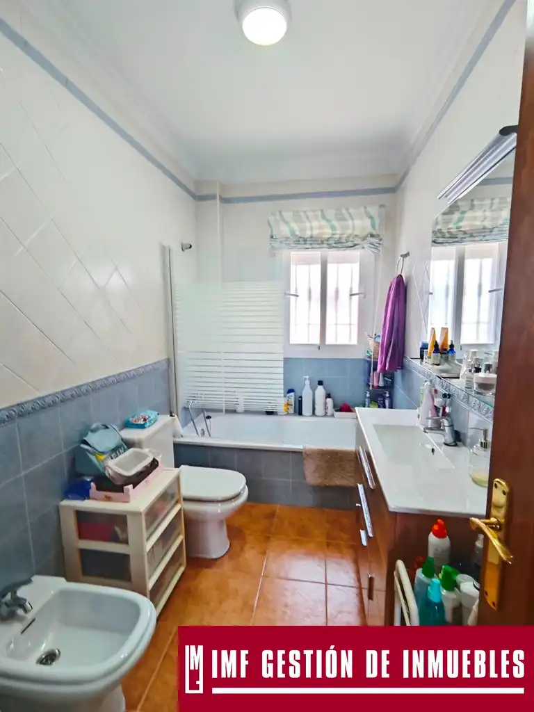 Baño de Casa o chalet en venta en Nerja con Jardín privado, Terraza y Piscina comunitaria