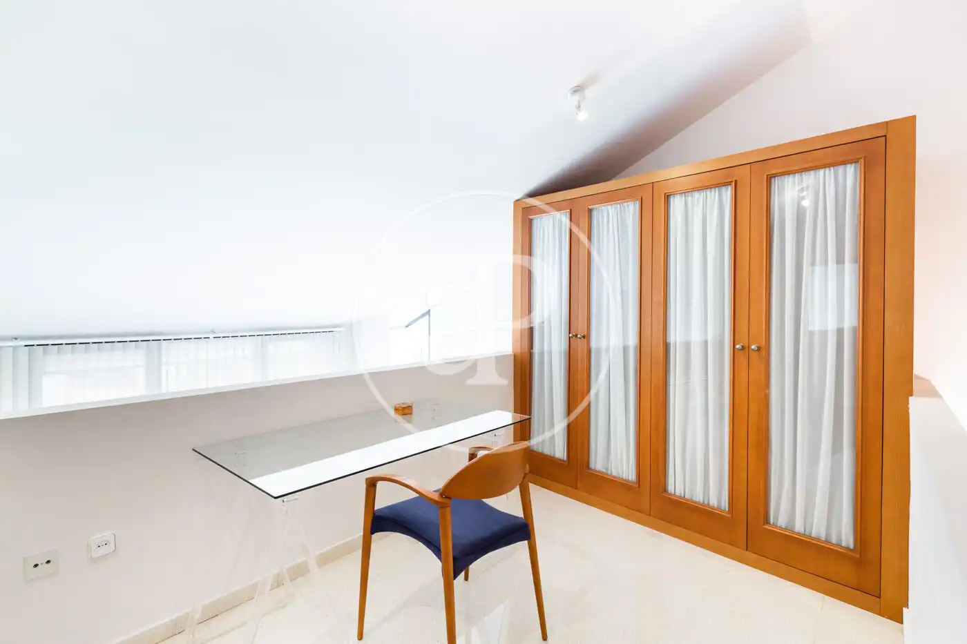 Habitación de Dúplex de alquiler en Valencia con Aire acondicionado, Calefacción y Amueblado