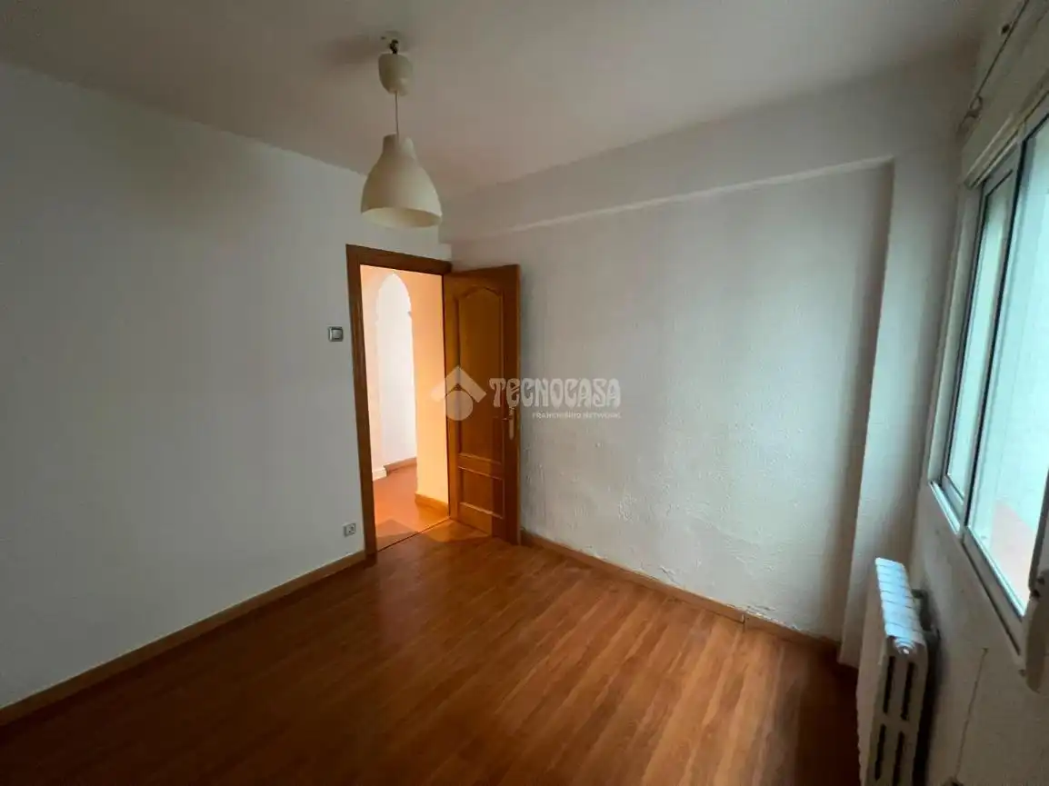 Bedroom of Flat for sale in Zaragoza