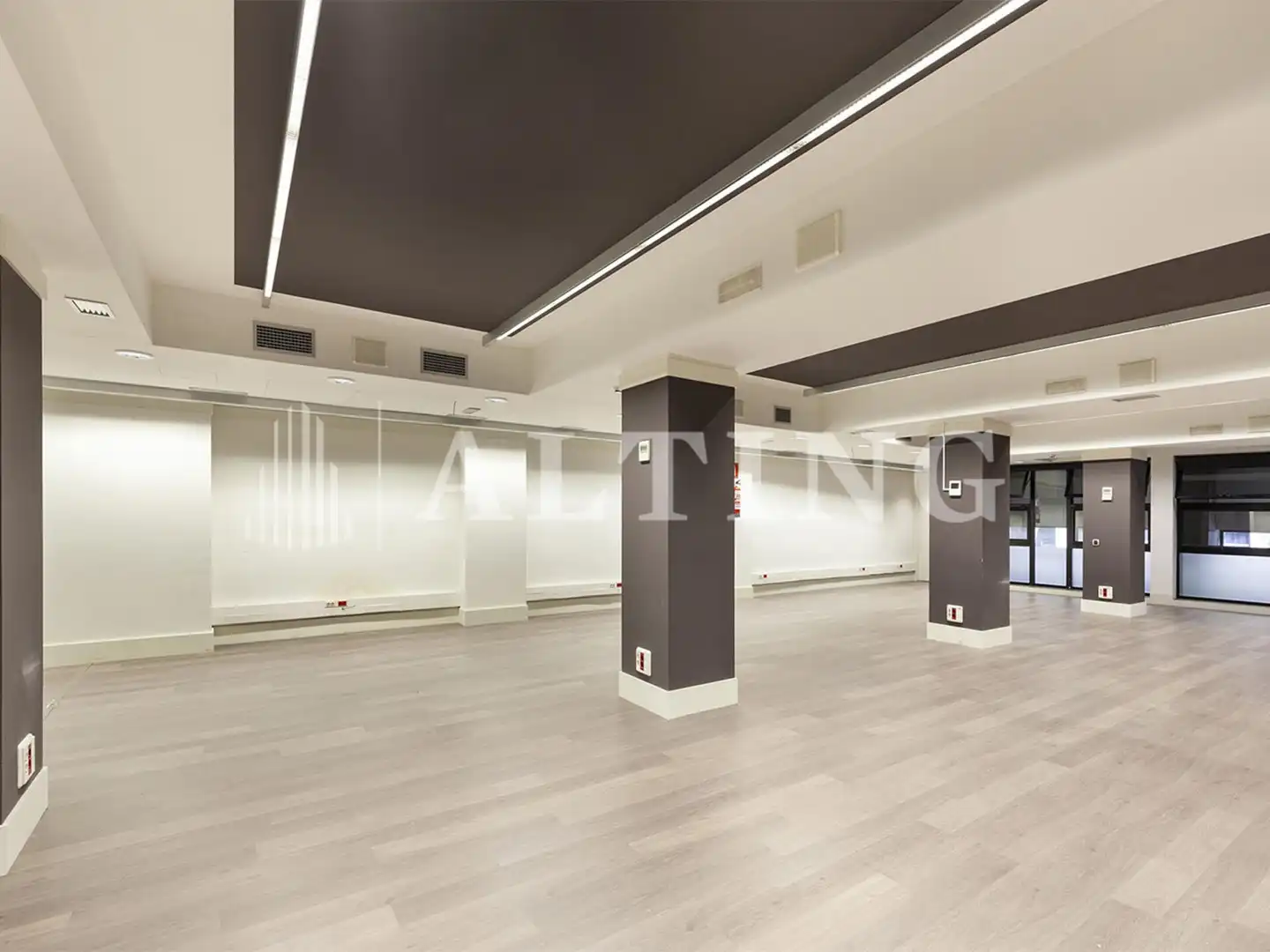 Local comercial de lloguer a Carrer Calabria, imagen 12