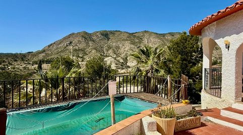 OPORTUNIDAD ÚNICA CHALET INDEPENDIENTE CON PARCELA  LOCAL COMERCIAL EN BELLA ORXETA