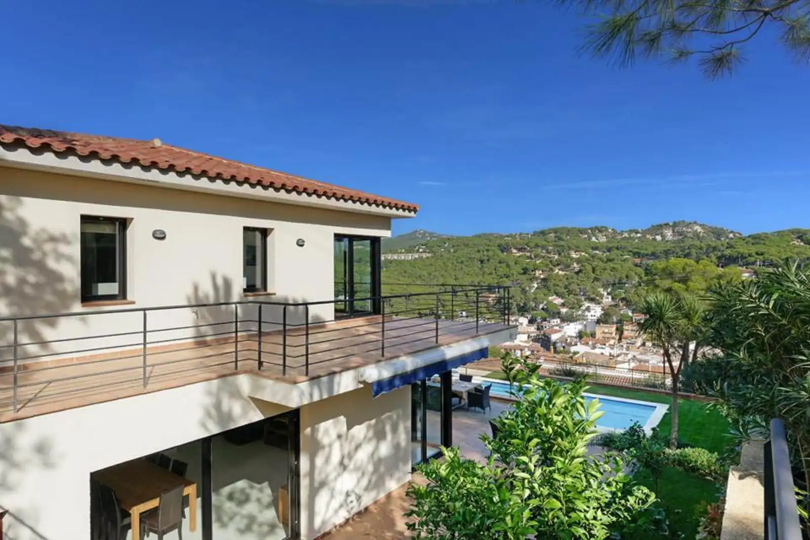 Detached house with pool for sale in Josep Clarà, imagen 7
