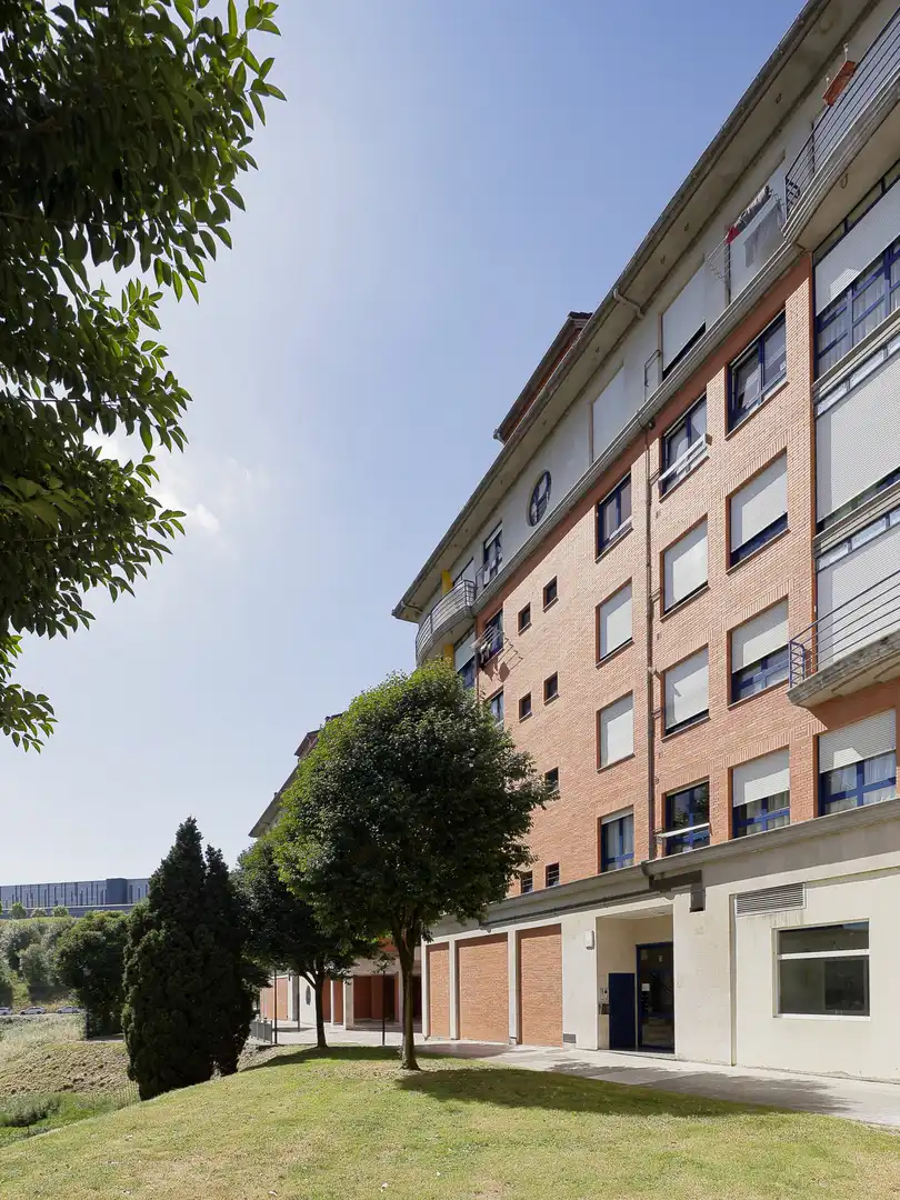 Vista exterior de Piso en venta en Oviedo  con Calefacción y Trastero
