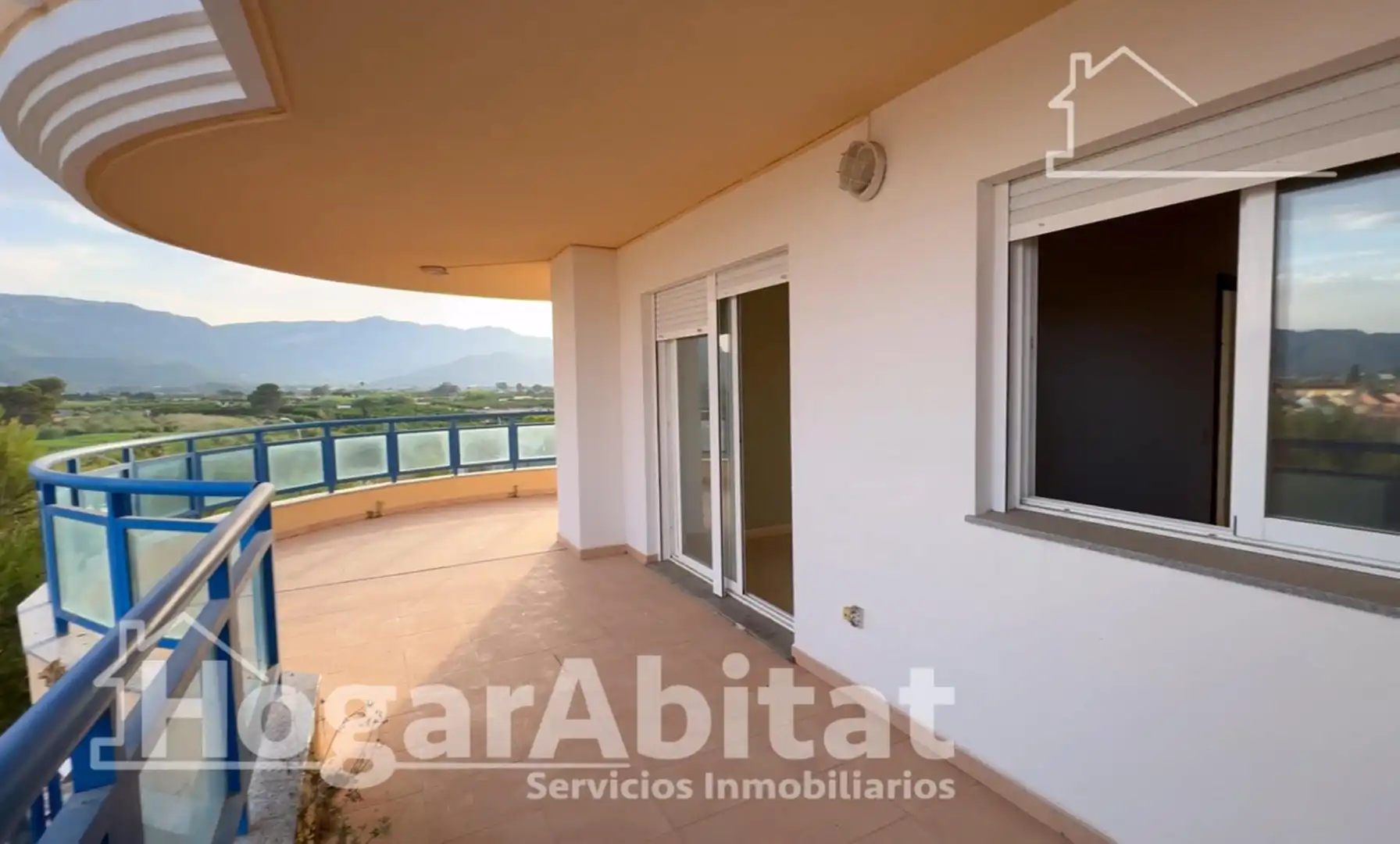 Vista exterior de Apartament en venda en Tavernes de la Valldigna amb Terrassa, Traster i Balcó