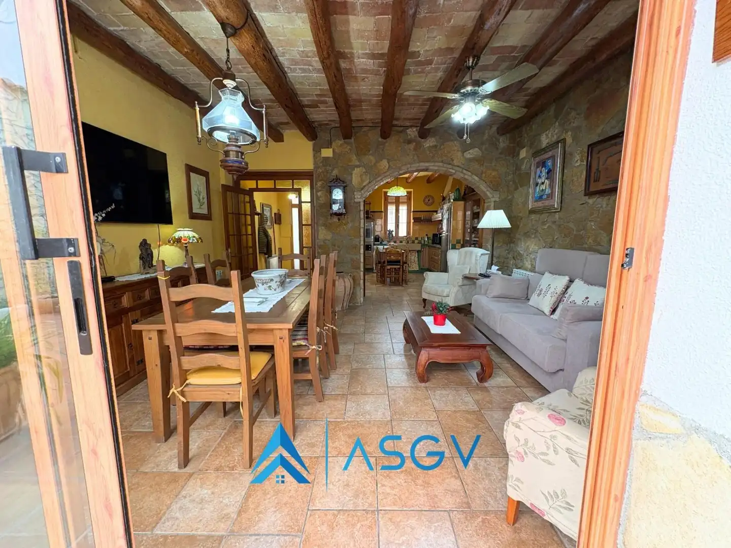 Sala de estar de Casa o chalet en venta en Torrelavit con Calefacción, Terraza y Balcón