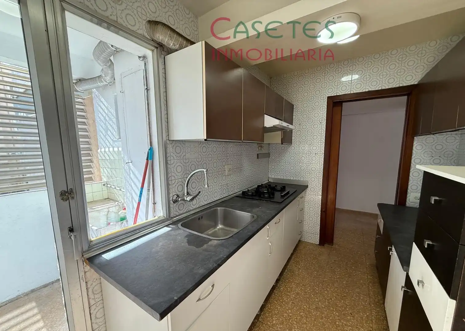 Cocina de Piso en venta en Valencia con Trastero y Balcón