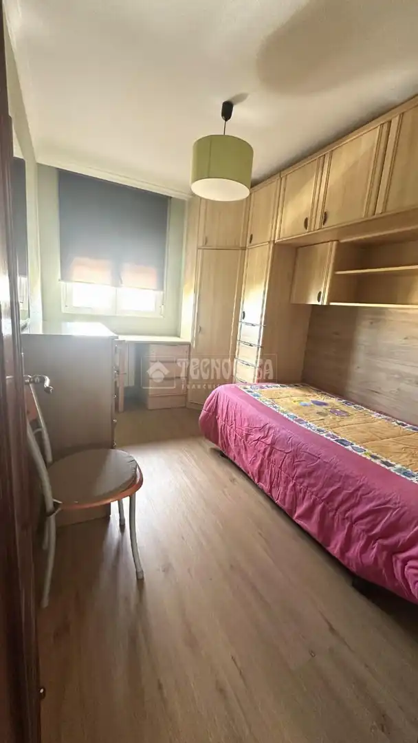 Bedroom of Flat for rent in Granada  with Heating and Balcony