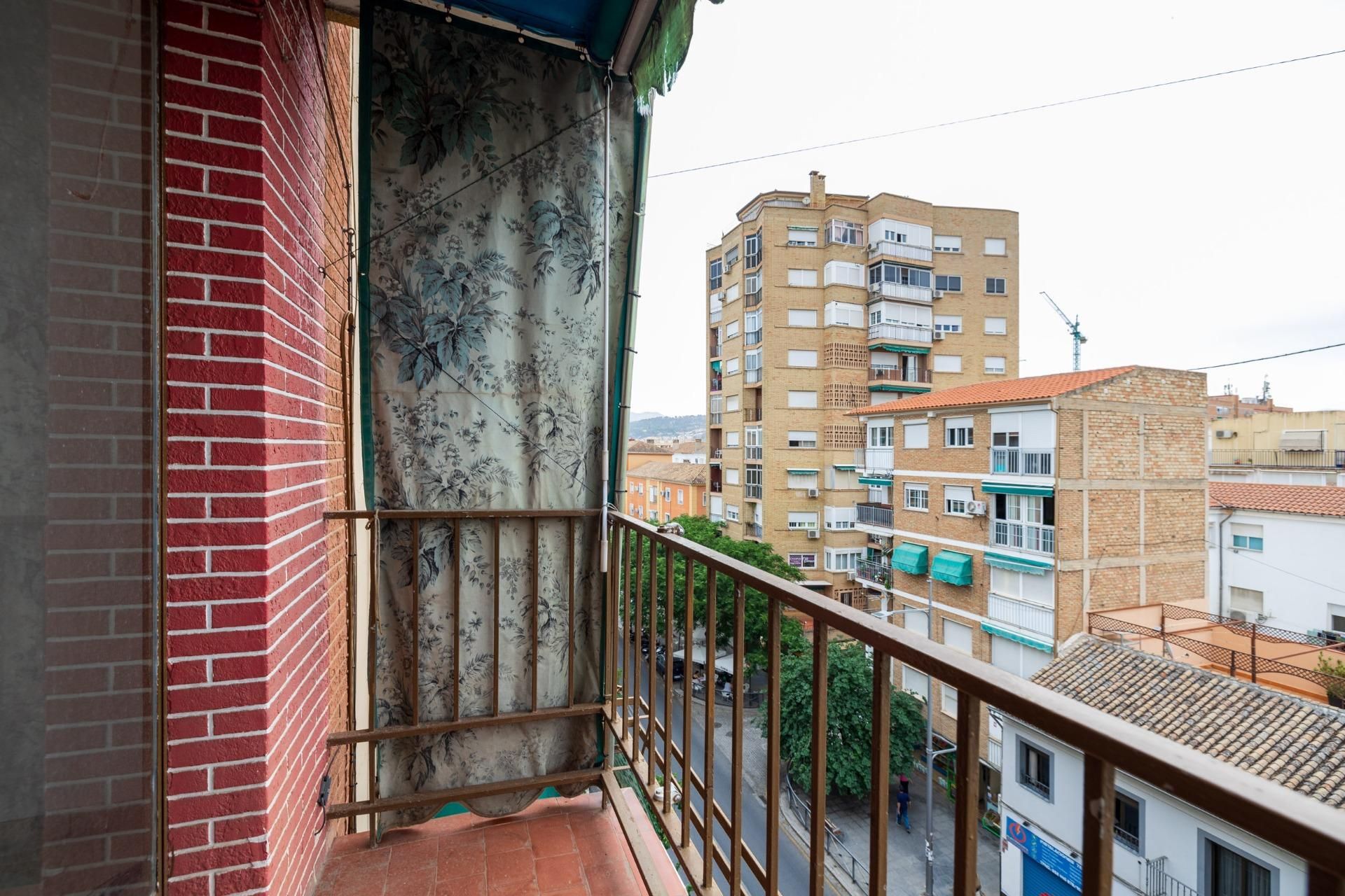 Bedroom of Flat for sale in  Granada Capital  with Balcony