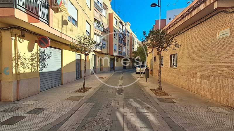 Exterior view of Premises for sale in Torrent