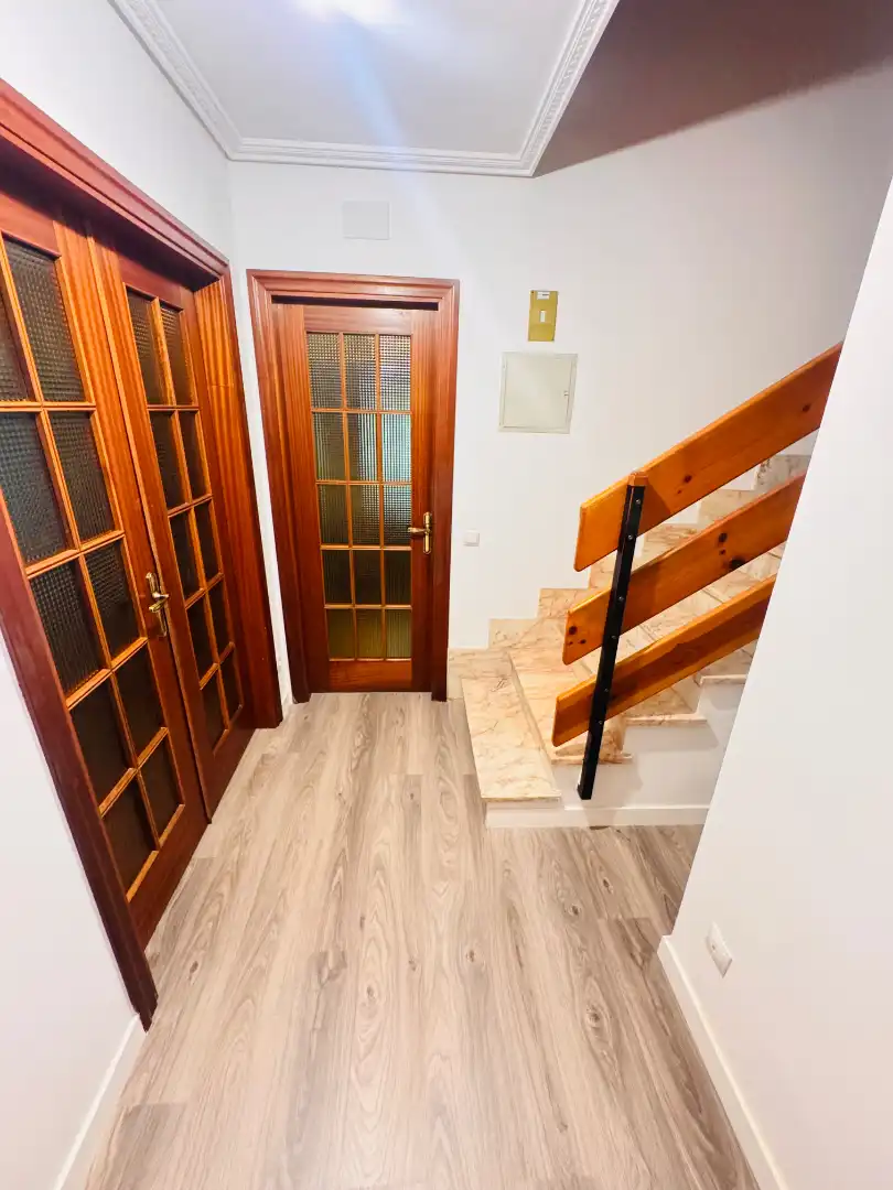 Casa adosada en venta en Laguna de Duero con Calefacción, Jardín privado y Parquet