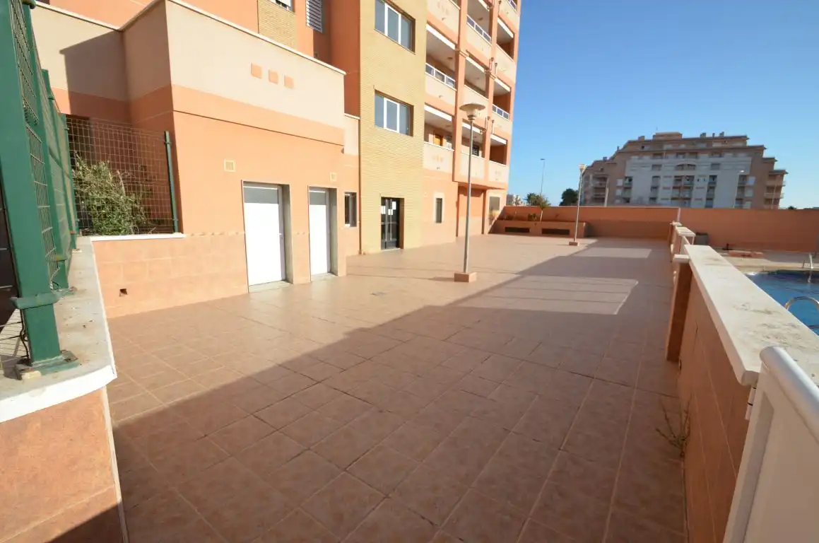 Terraza de Piso de alquiler en Roquetas de Mar con Terraza, Amueblado y Piscina comunitaria