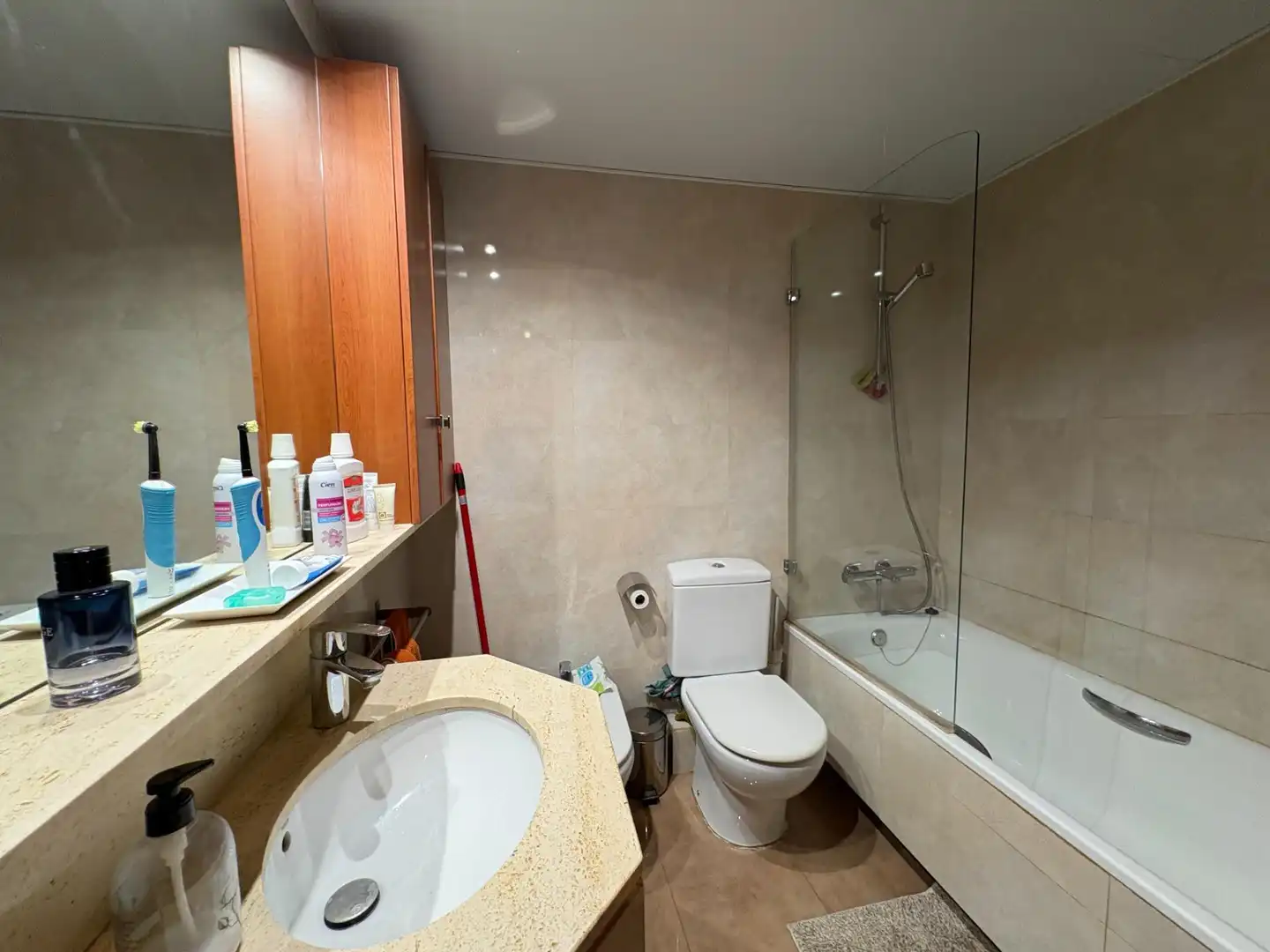 Bany de Planta baixa en venda en Barcelona amb Aire condicionat, Calefacció i Parquet