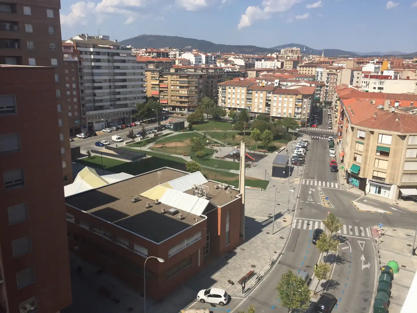 Vista exterior de Pis de lloguer en  Pamplona / Iruña amb Calefacció, Parquet i Moblat