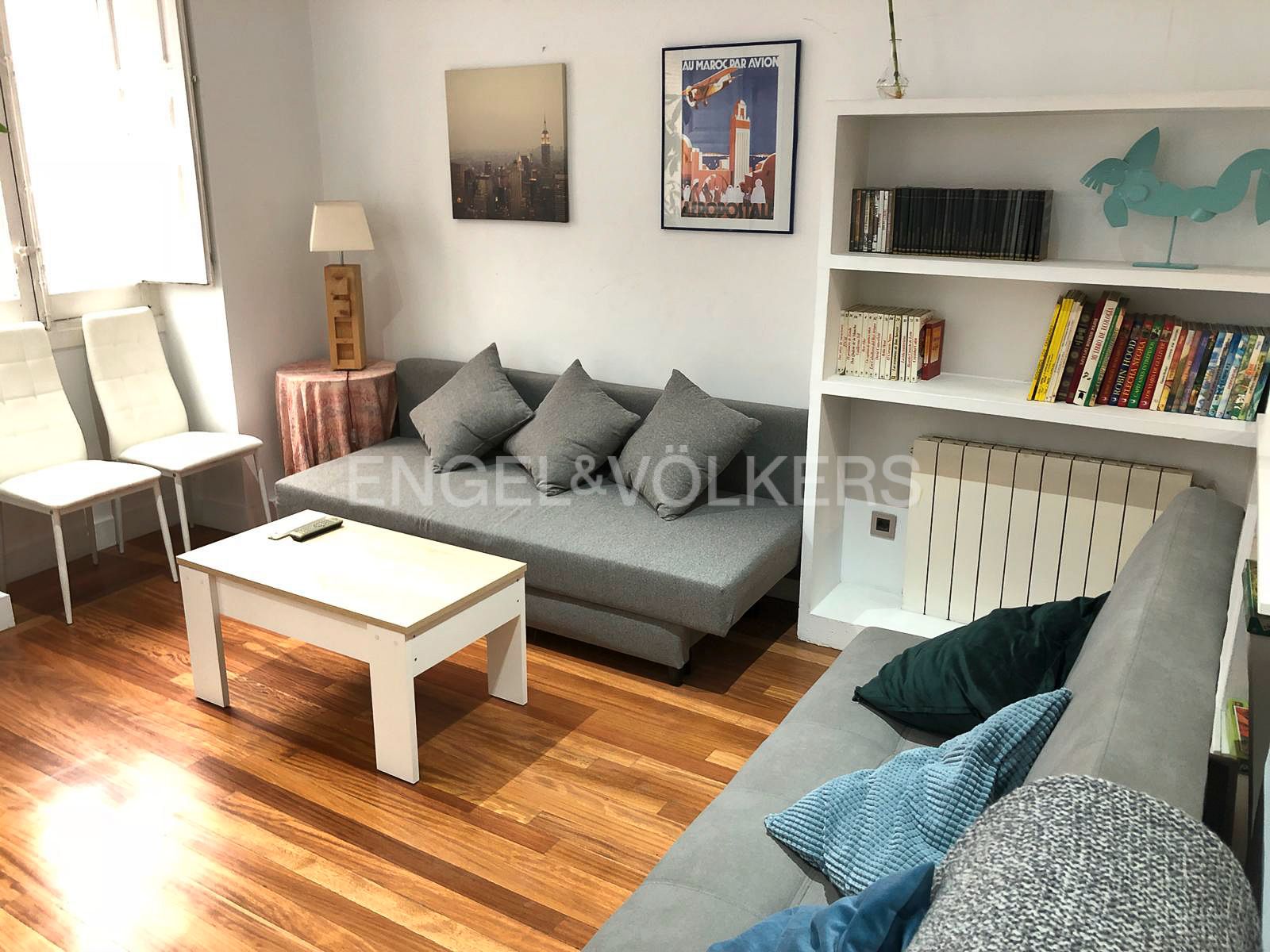 Living room of Apartment for sale in  Madrid Capital  with Air Conditioner, Heating and Parquet flooring