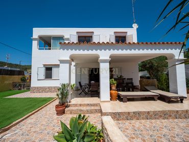 Casa amb balcó en venda a Sant Jordi de Ses Salines-Sant Francesc