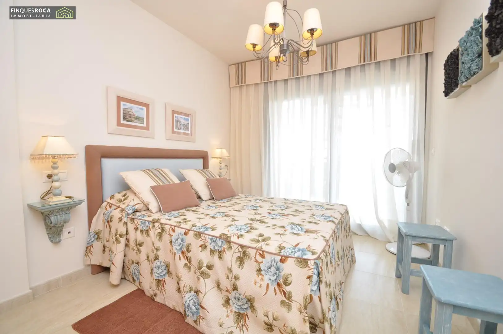 Schlafzimmer von Dachboden zum Verkauf in La Ràpita mit Klimaanlage, Terrasse und Gemeinschaftspool