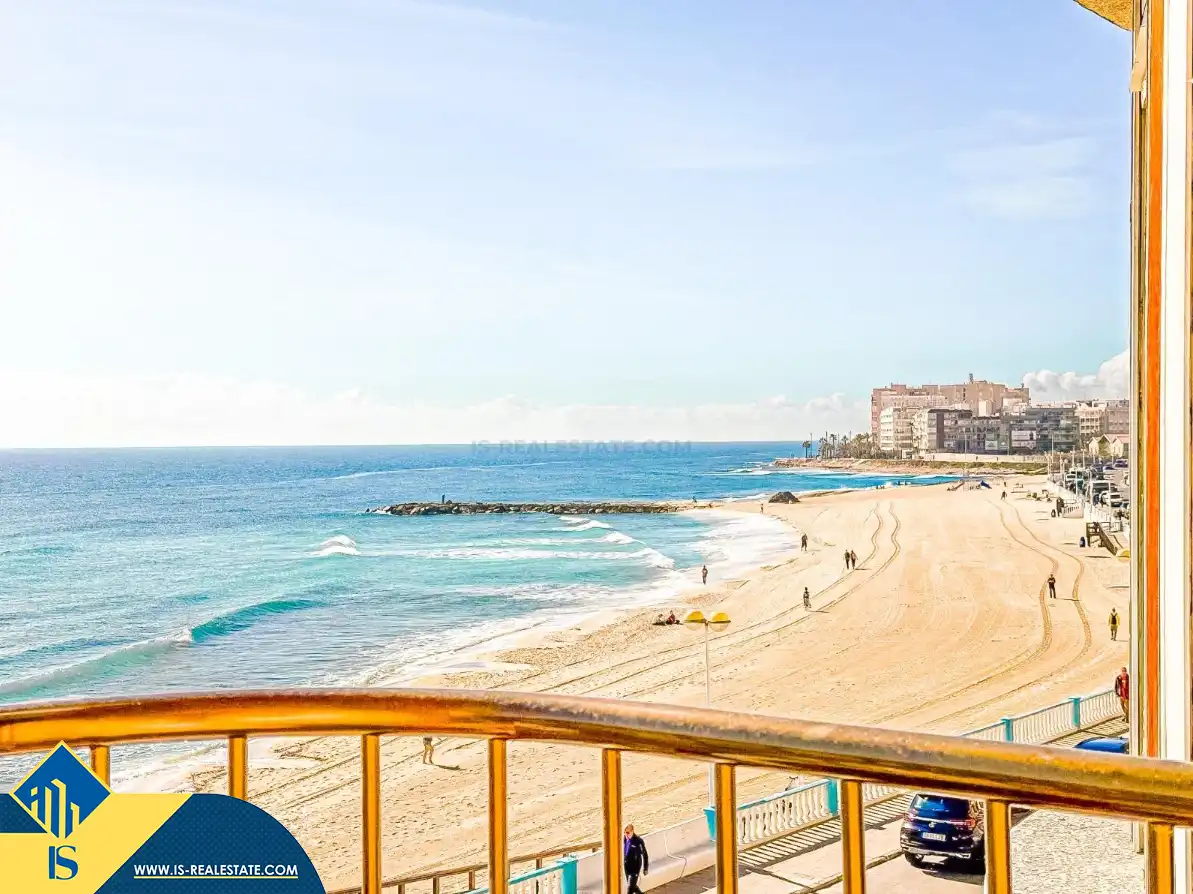 Apartment with terrace for sale in Playa de los Locos, imagen 2