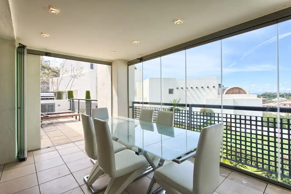 Terraza de Apartamento de alquiler en Benahavís con Aire acondicionado, Calefacción y Jardín privado