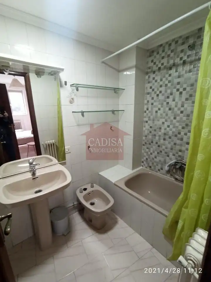 Badezimmer von Wohnungen zur Miete in Santa Marta de Tormes mit Möbliert