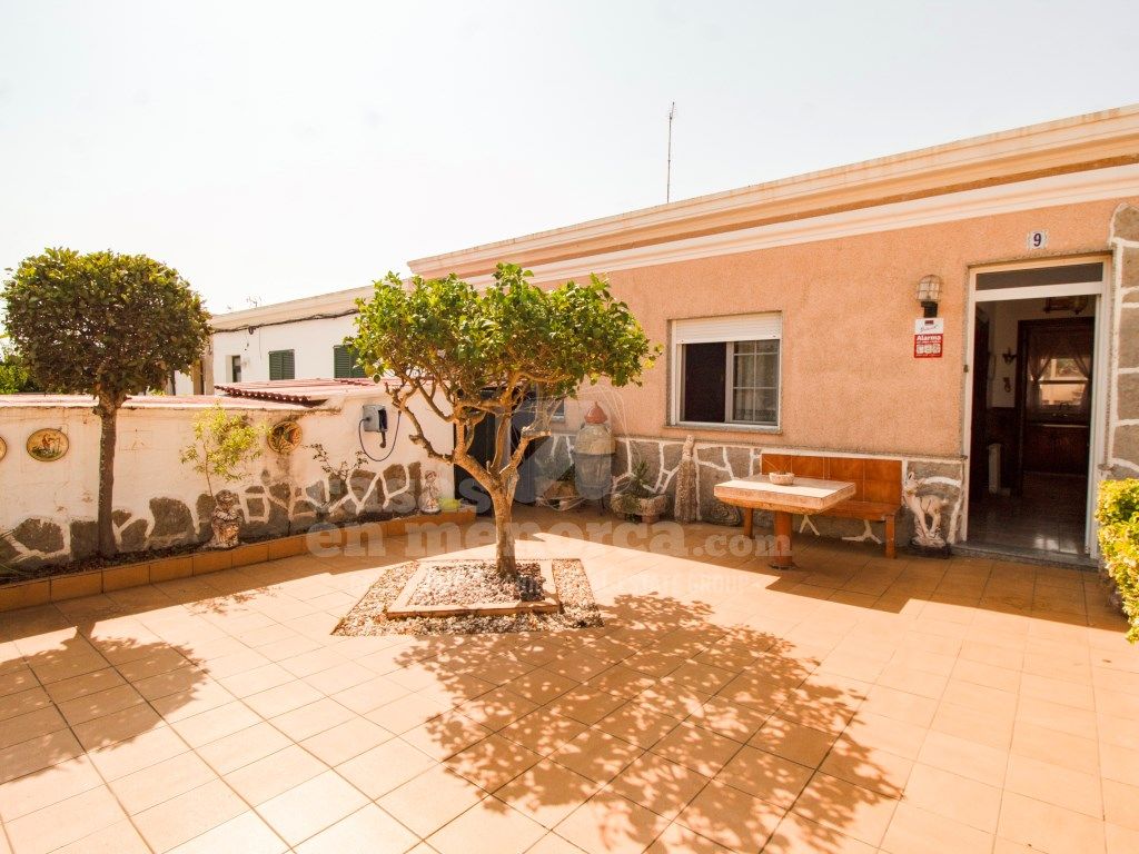 Vista exterior de Casa o xalet en venda en Maó amb Terrassa