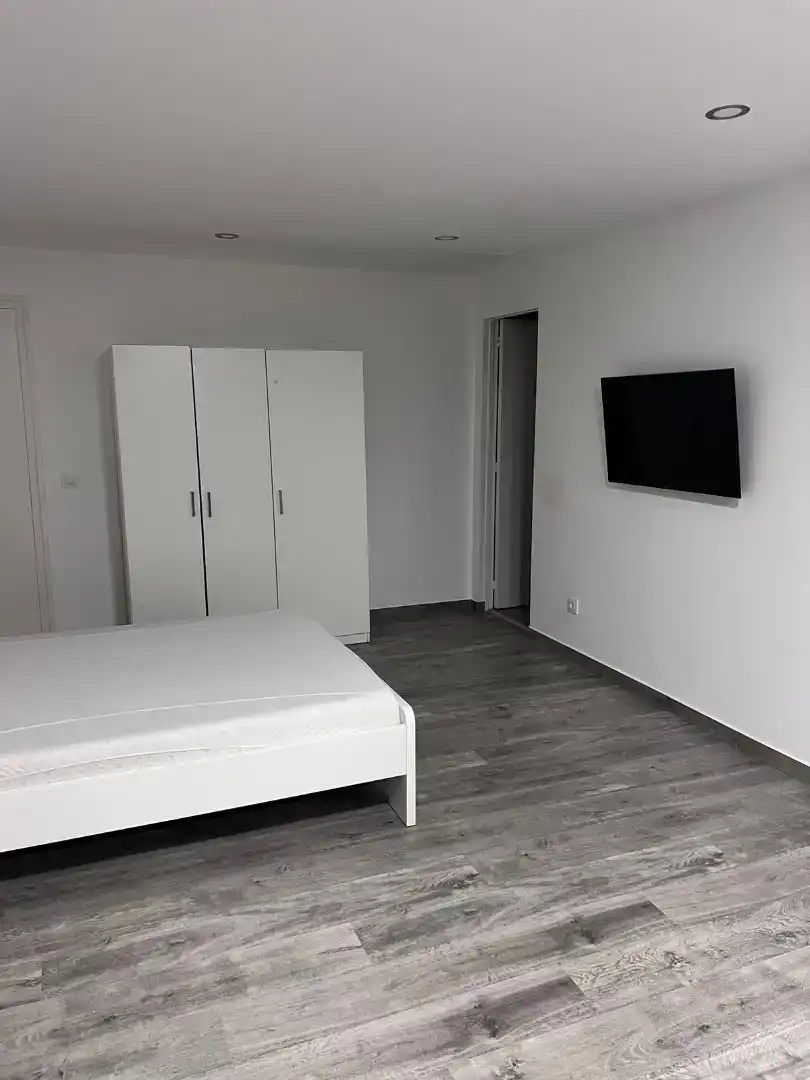 Habitación de Piso de alquiler en Cabrils con Lavadora, Microondas y Internet