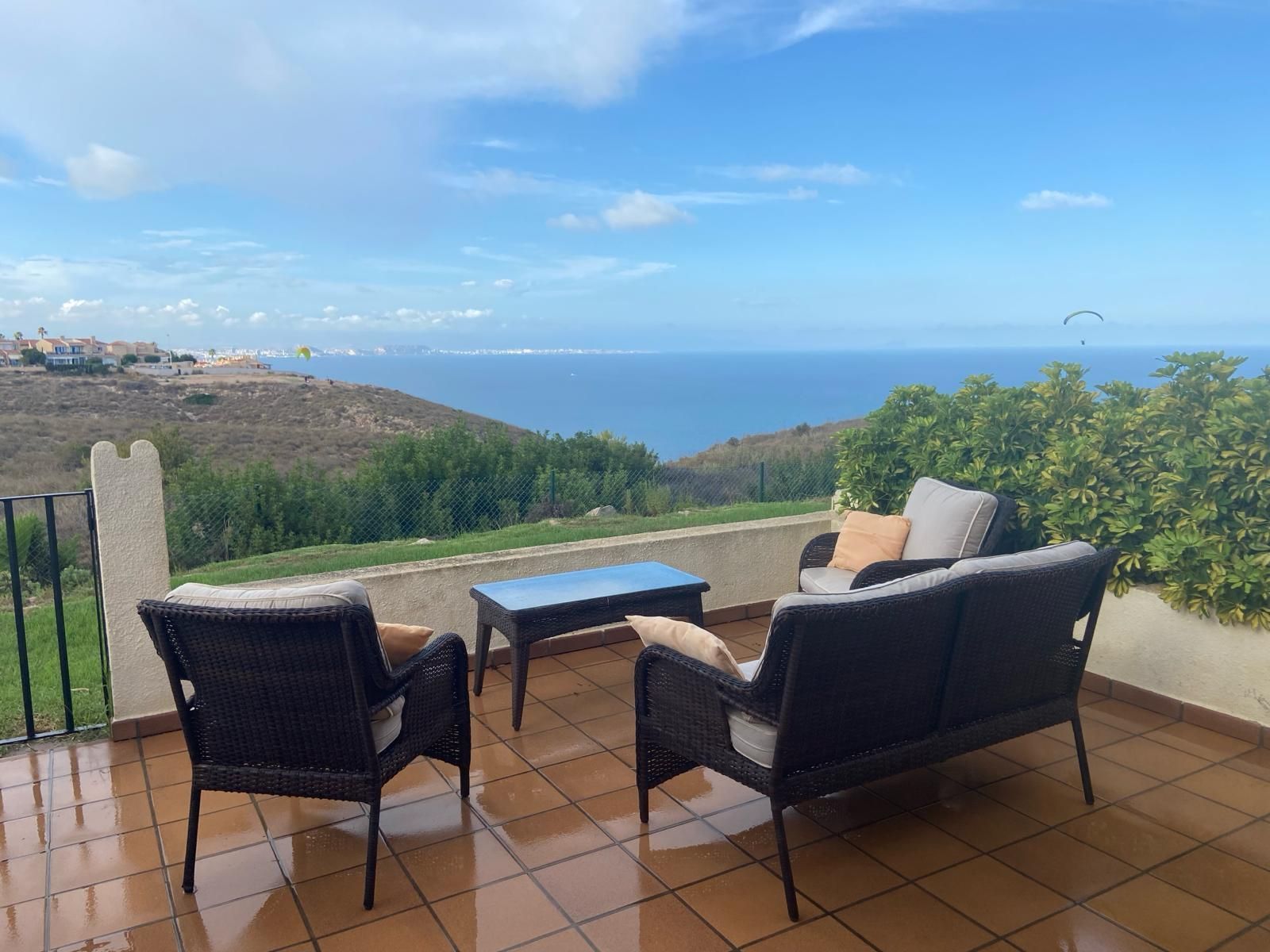 Terrassa de Casa o xalet en venda en Santa Pola amb Aire condicionat, Jardí privat i Piscina comunitària