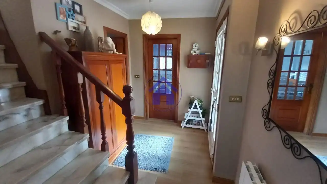 Houses for sale in Vigo   with Heating, Private garden and Parquet flooring