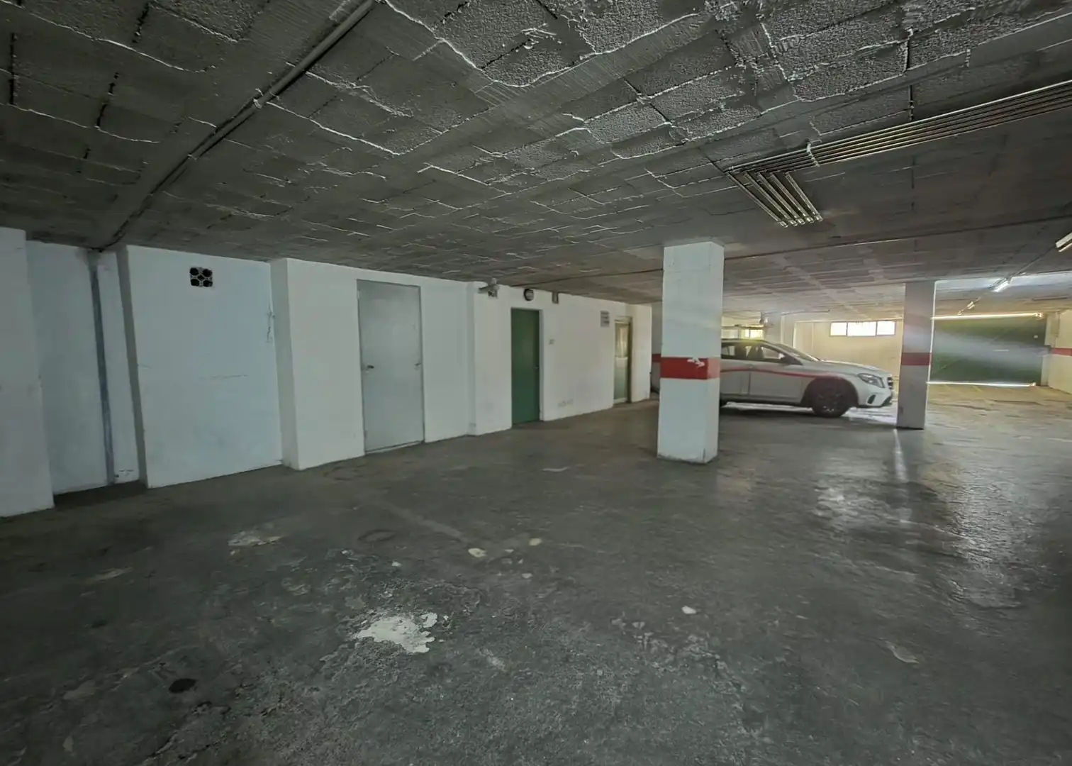 Parking de Piso en venta en Málaga con Jardín privado, Terraza y Amueblado