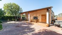 Terrassa de Casa o xalet en venda en Chiva amb Aire condicionat, Terrassa i Piscina