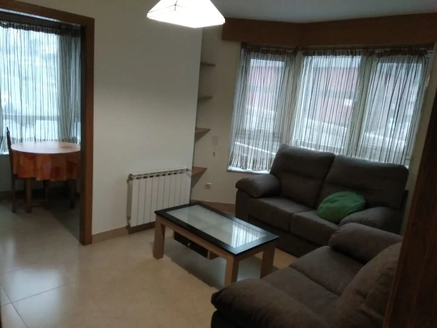 Sala d'estar de Pis de lloguer en Santiago de Compostela  amb Calefacció i Moblat