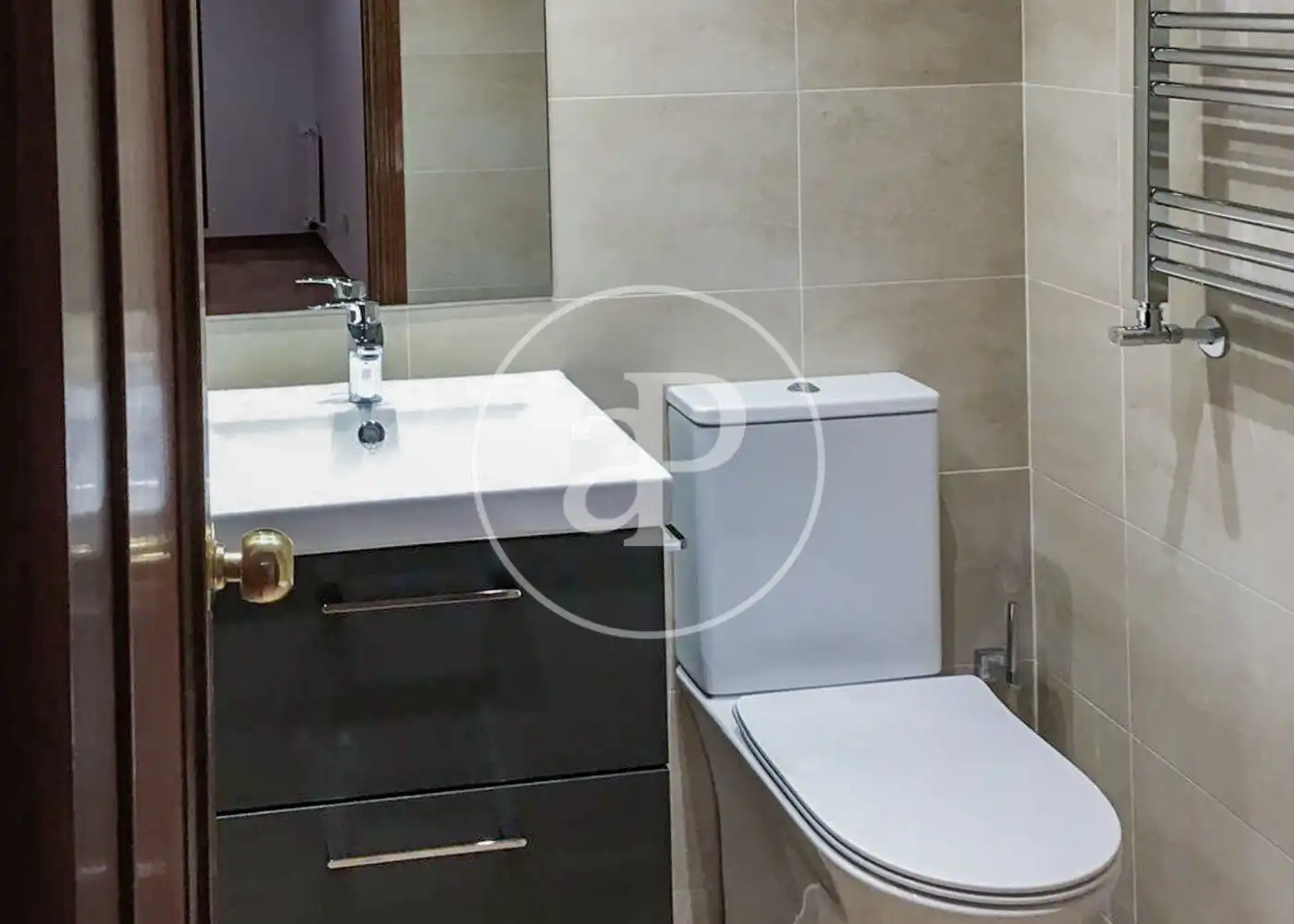 Bathroom of Flat for sale in Madrid  with Air Conditioner, Heating and Private garden