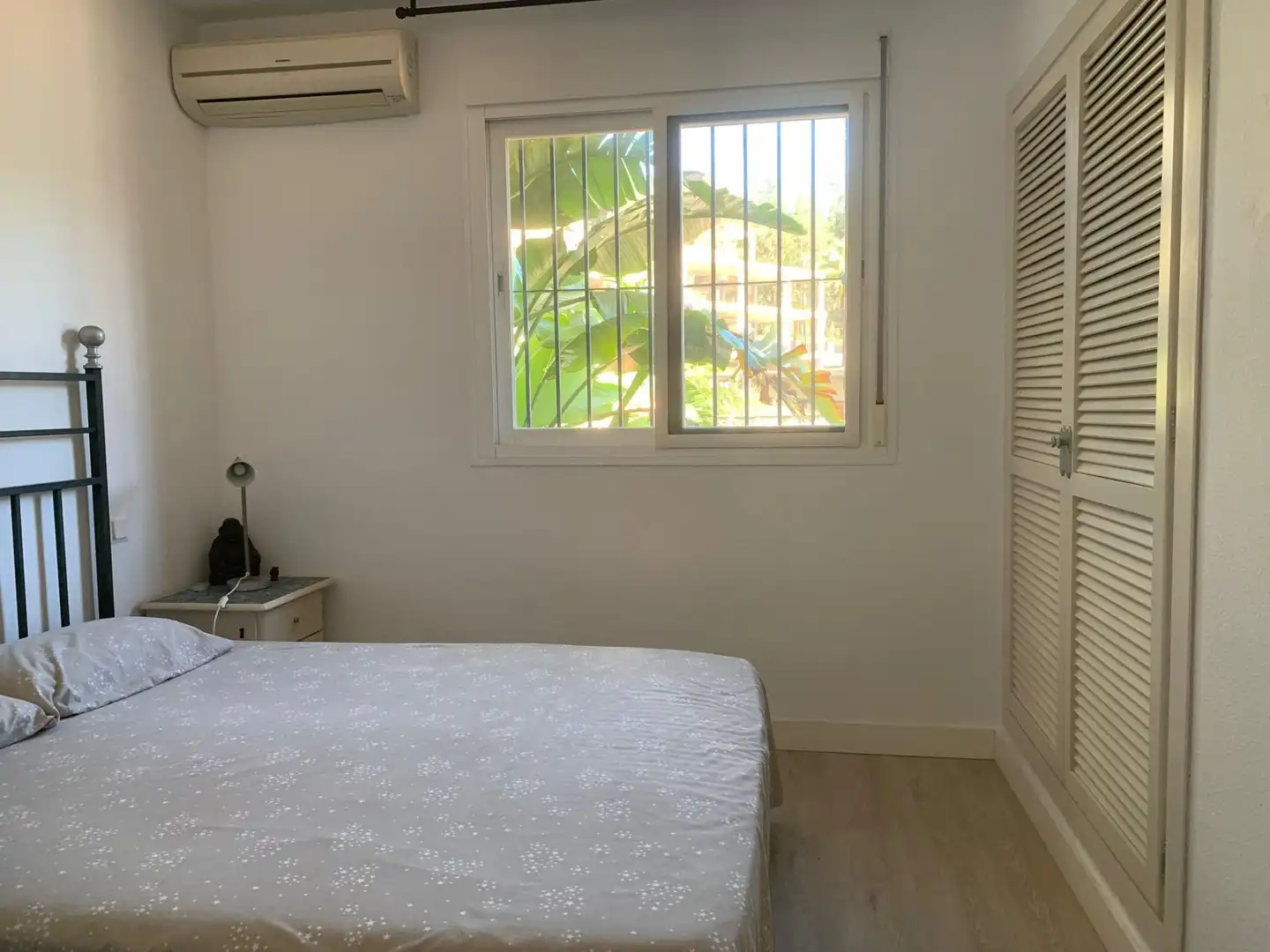 Habitación de Apartamento en venta en Marbella con Aire acondicionado, Calefacción y Jardín privado