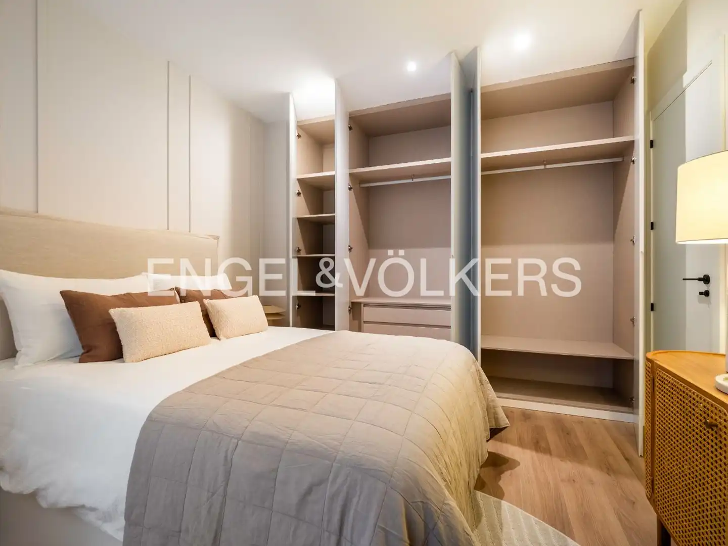 Schlafzimmer von Wohnung zur Miete in Madrid mit Klimaanlage, Heizung und Terrasse