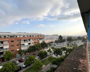 Vista exterior de Àtic de lloguer en Tomares amb Aire condicionat, Calefacció i Terrassa