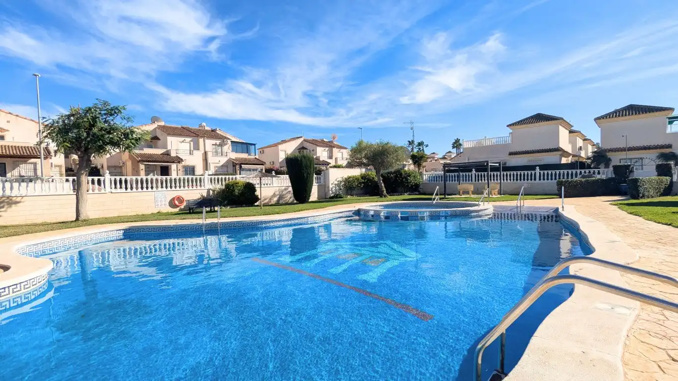 Semi-detached house with terrace for sale in Algorfa, imagen 2
