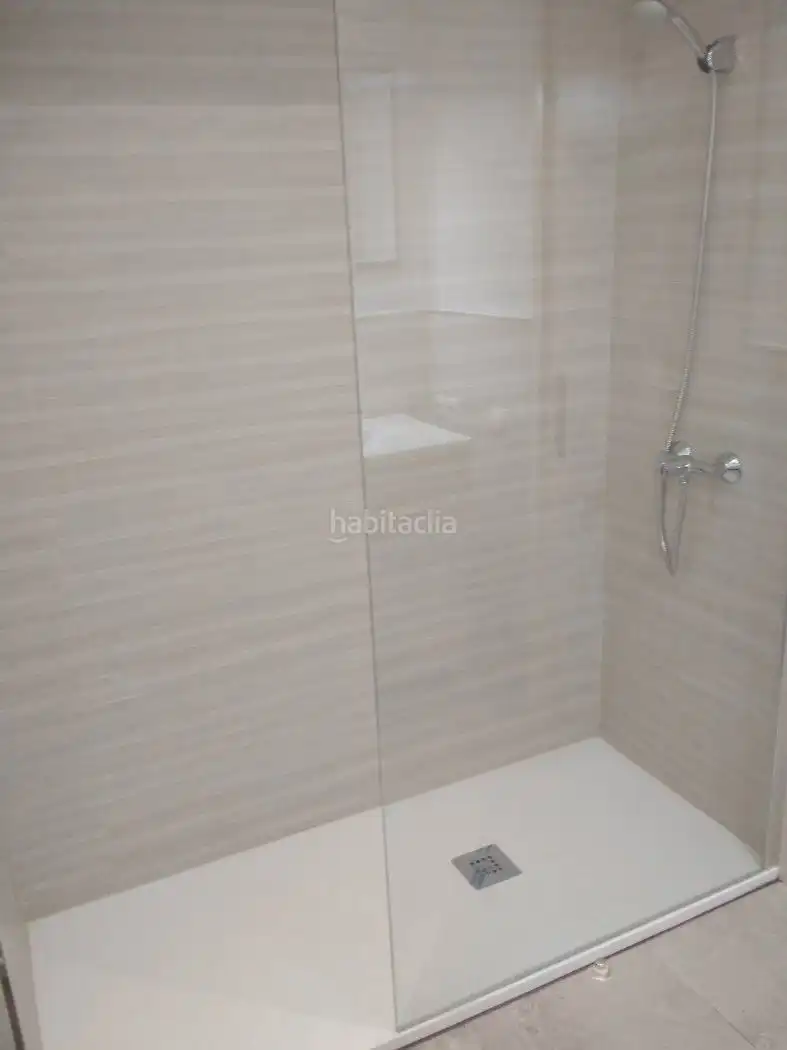 Apartamento con ascensor en alquiler en Paseo Marítimo Rey de España 7, imagen 6