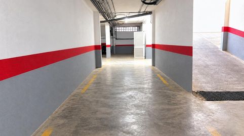 Plaza de aparcamiento con amplio espacio de almacenamiento