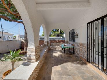 Chalet con jardín en venta en Calle ISLA GROSSA BAL 27