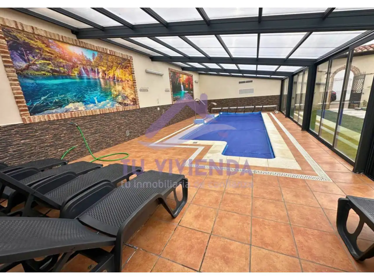 Piscina de Casa o chalet en venta en Bustillo de la Vega con Jardín privado, Piscina y Amueblado