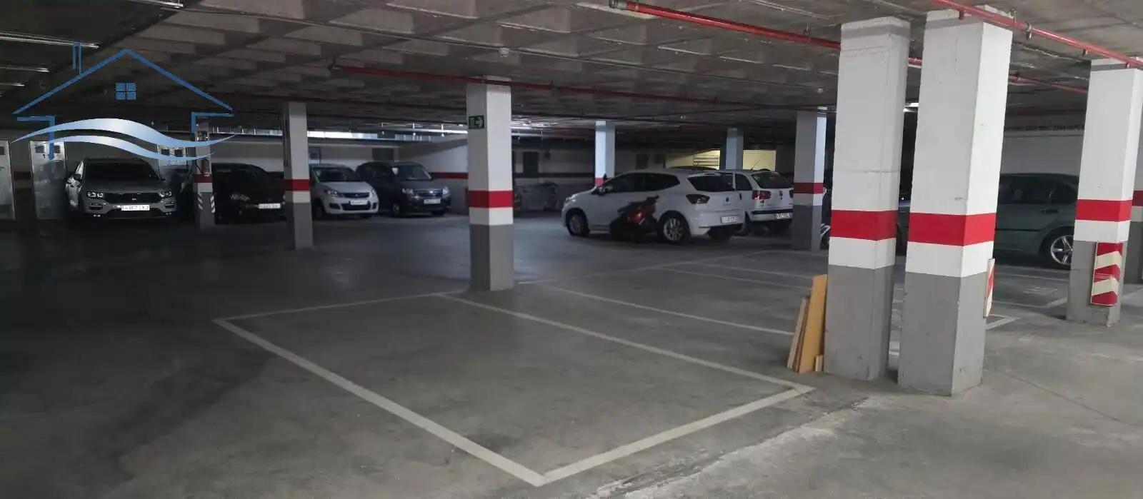 Parkplatz von Wohnung zum Verkauf in Alicante / Alacant mit Klimaanlage, Abstellraum und Ofen