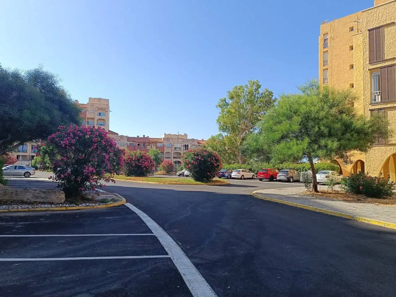 Parking de Estudio de alquiler en El Ejido con Aire acondicionado y Amueblado