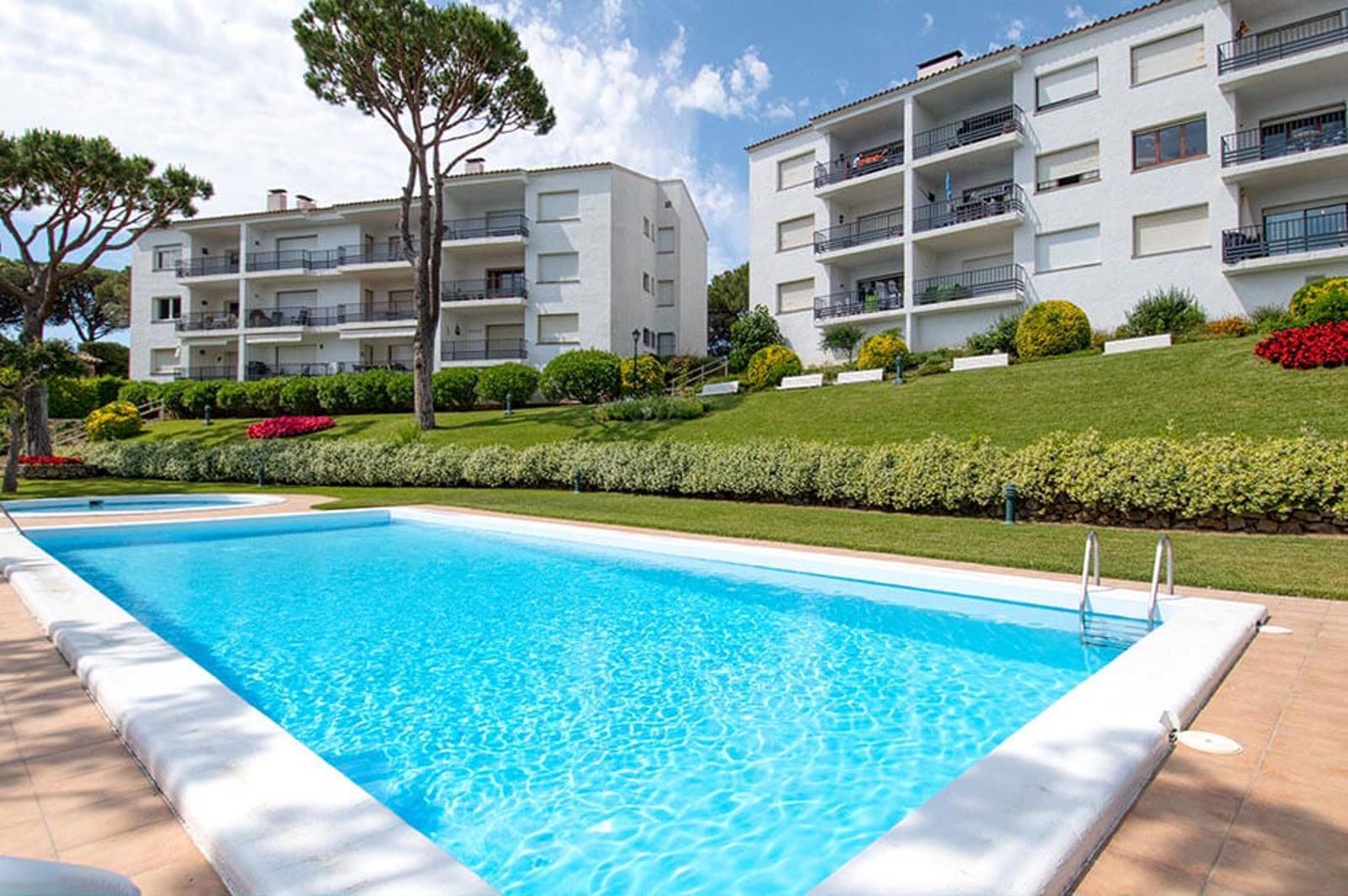 Piscina de Pis en venda en Palafrugell amb Terrassa, Piscina i Piscina comunitària