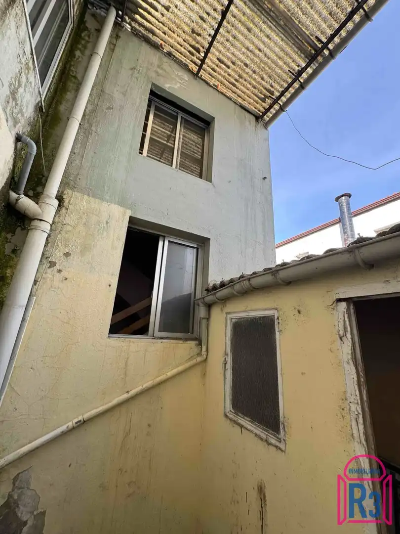 Exterior view of Buildings for sale in San Andrés del Rabanedo