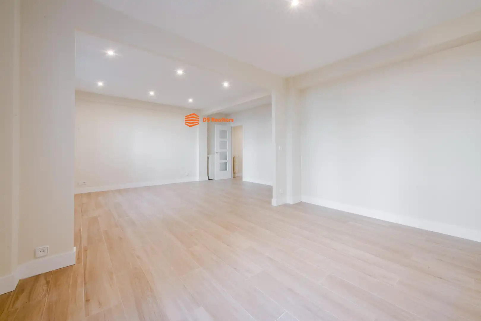 Flat with lift for sale in Avenida BRUSELAS 48, imagen 7